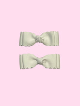 Load image into Gallery viewer, SCALLOPED EDGE RIBBON CLASSIC HAIR CLIP SET
